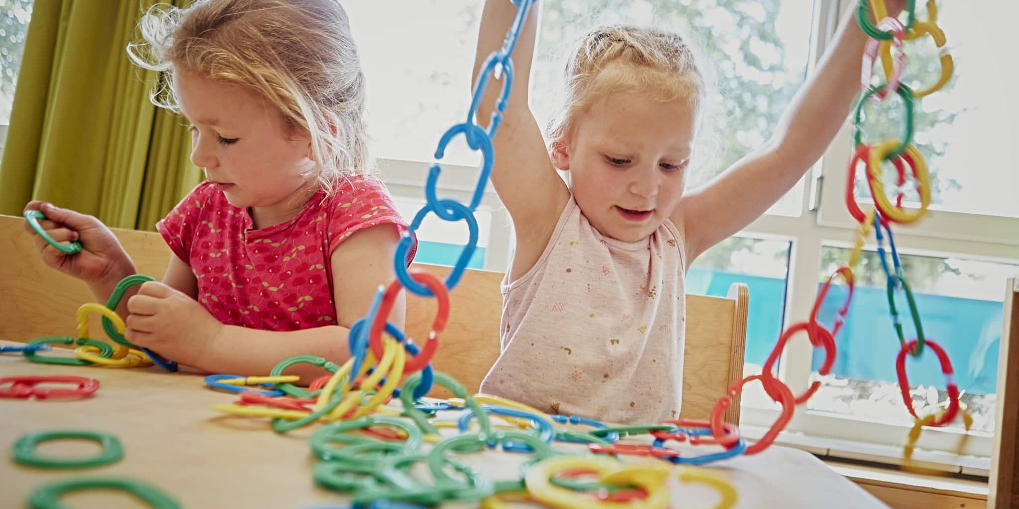 kinderen spelen